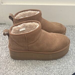 Women’s Platform Uggs